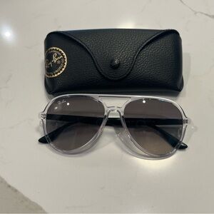 Ray-Ban pilot shaped sunglasses; gently used, like new condition.
